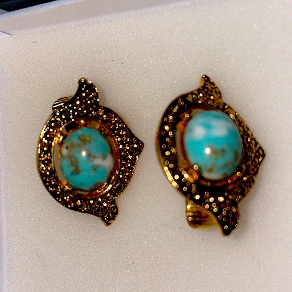 Sarah Coventry Jewelry - Vintage Sarah Coventry clip on earrings EUC marble